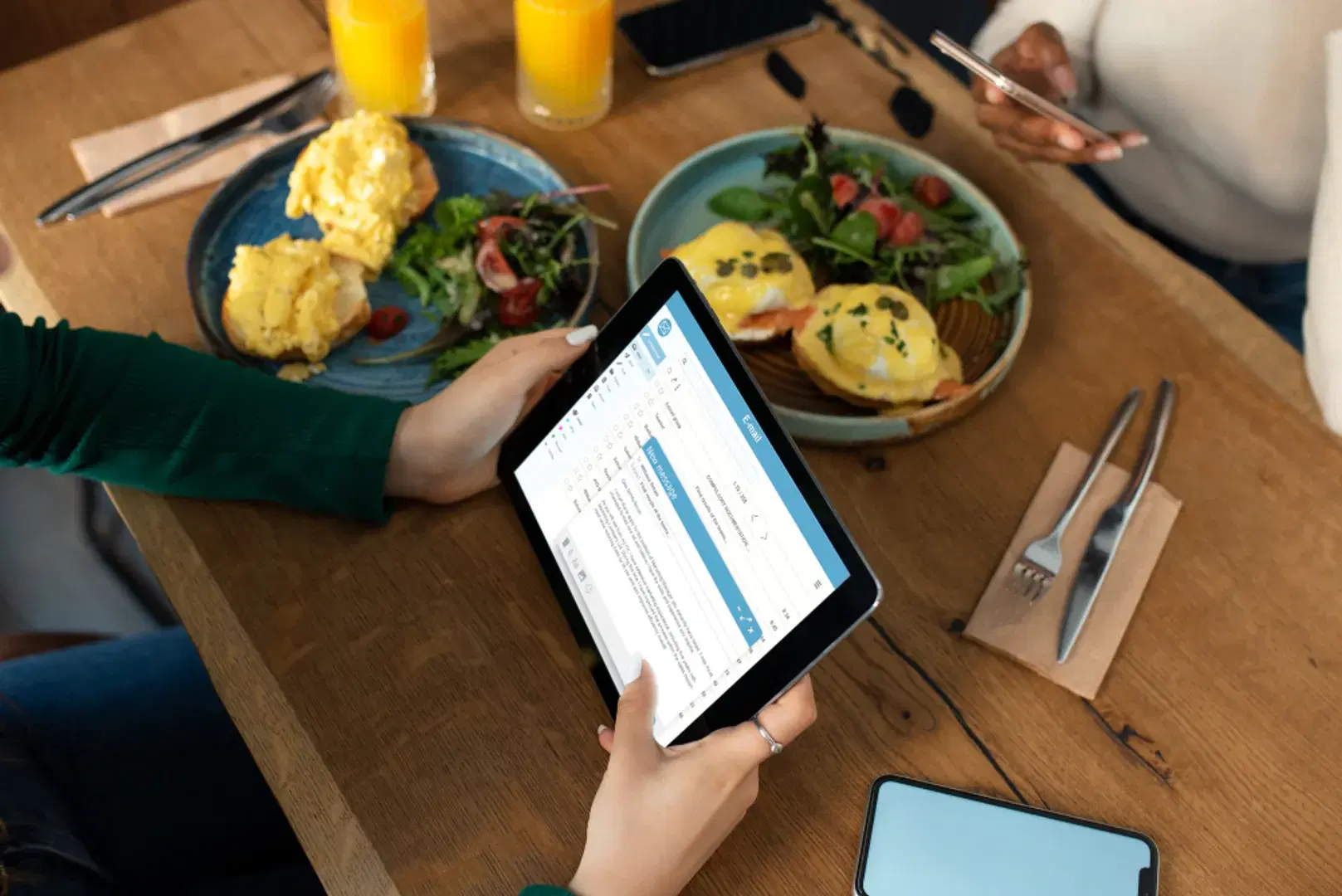Restaurant Standard Operating Procedures in 2025: How to Implement Them + Best Practices